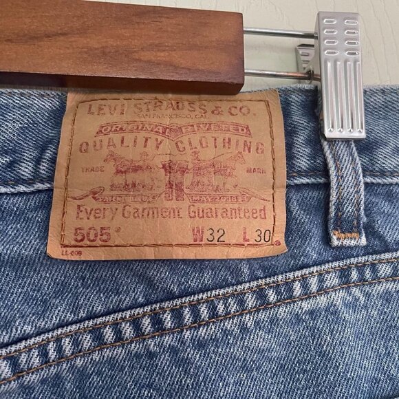 Levi's Vintage 505 Regular Fit Straight Leg Medium Wash Cropped Jeans Size 32 - Picture 4 of 8